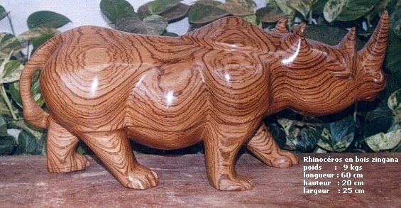 Escultura intitulada "Rhinocéros en bois" por Mbode, Obras de arte originais, Madeira