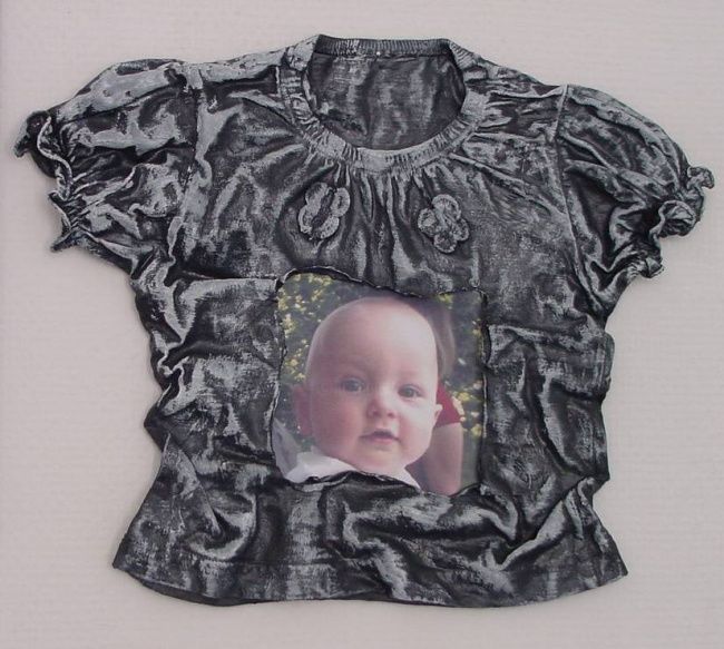 Malerei mit dem Titel "T-shirt-bilderrahmen" von Andrea Mandel, Original-Kunstwerk, Öl