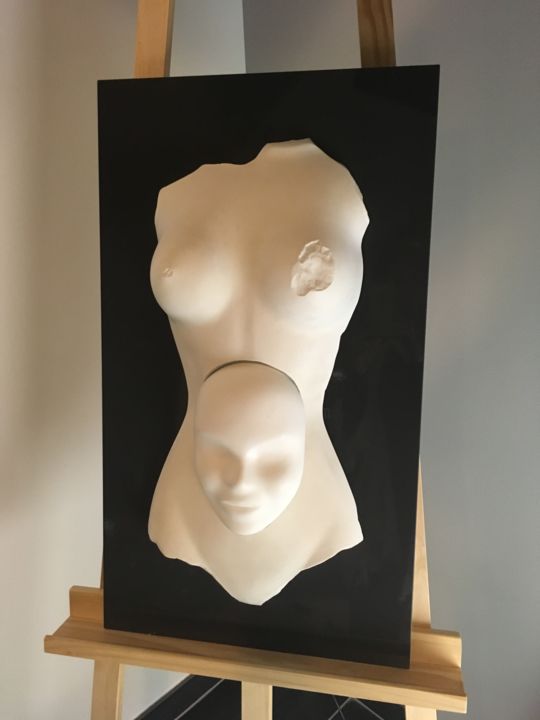 Sculpture titled "L'oeil de la femme" by Linah Marx, Original Artwork