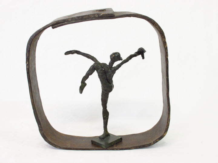 Sculpture titled "L'Envol" by Messapi, Original Artwork, Bronze