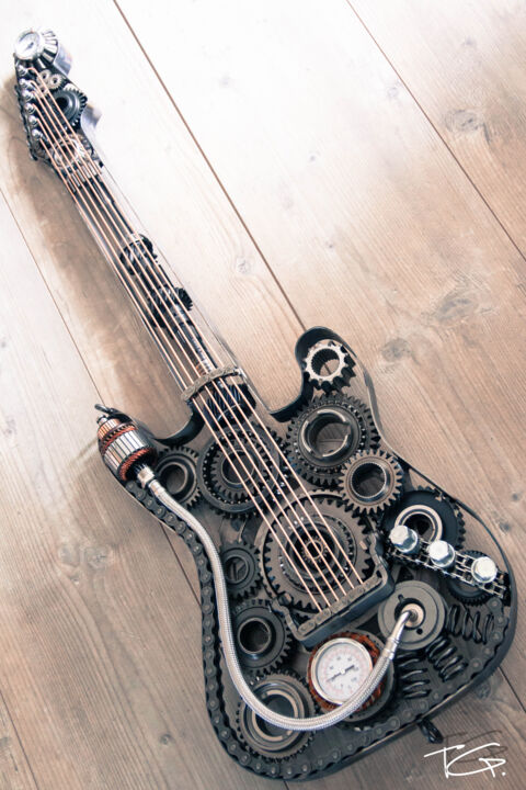 Skulptur mit dem Titel "Guitare Art Metal S…" von Metal Art Factory, Original-Kunstwerk, Metalle