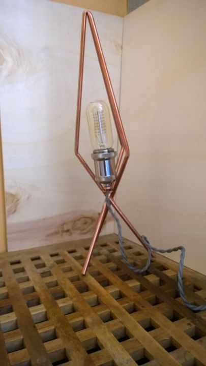 Artisanat intitulée "lampe de table" par Metal Alchimie, Œuvre d'art originale, Éclairage