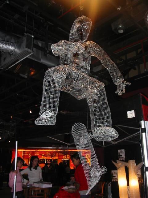 Sculpture titled "Menendez 360 flip" by Agurtzane Otegi, Original Artwork