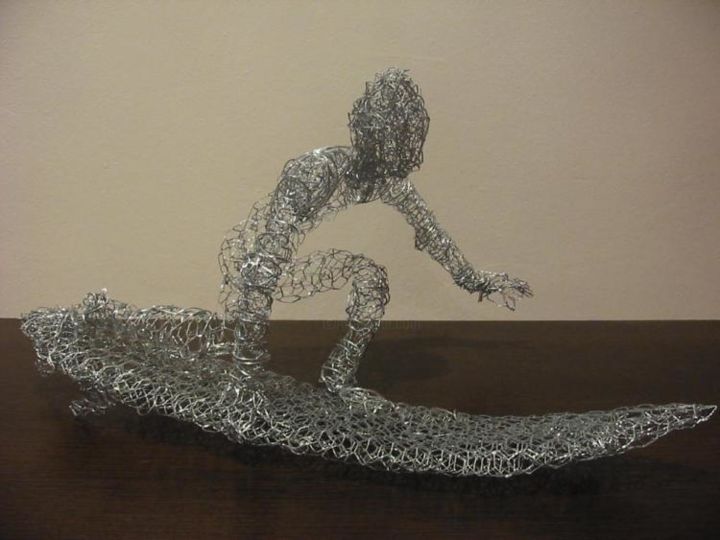 Sculpture intitulée "metal surfer" par Agurtzane Otegi, Œuvre d'art originale
