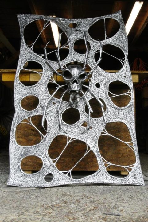 Sculpture titled "Skulltula" by Mf Sculpture, Original Artwork, Metals