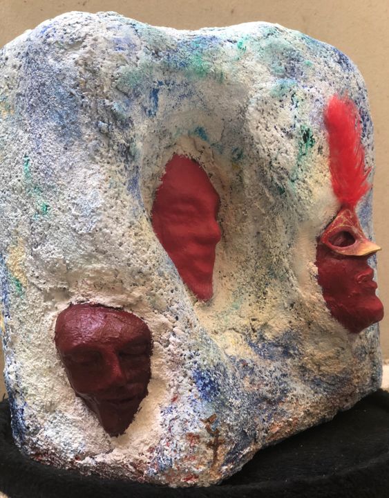 Sculpture intitulée "Sortez masqué" par Gouhier-Tazzolio, Œuvre d'art originale, Terre cuite