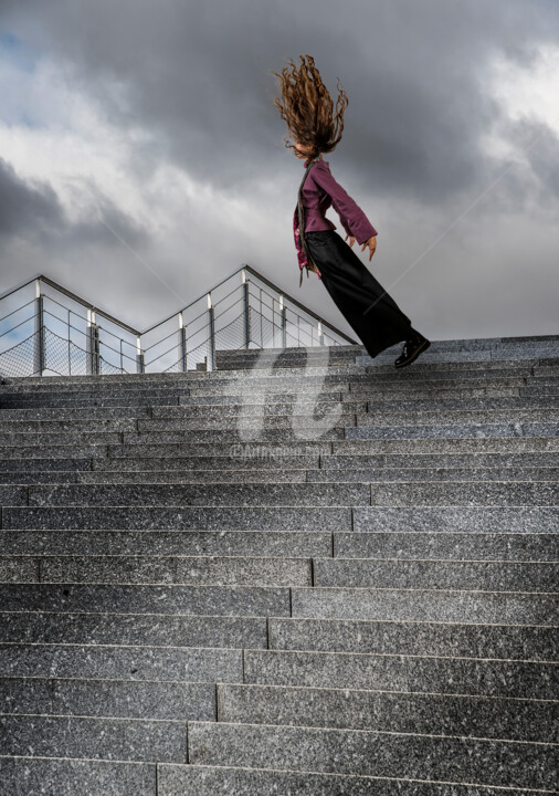 Фотография под названием "L'escalier" - Michel Battaglia, Подлинное произведение искусства, Манипулированная фотография