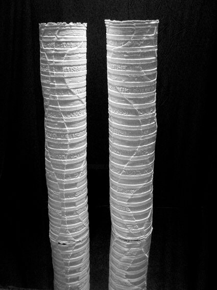 Sculpture titled "Totem2" by Michel Gautier, Original Artwork, Paper