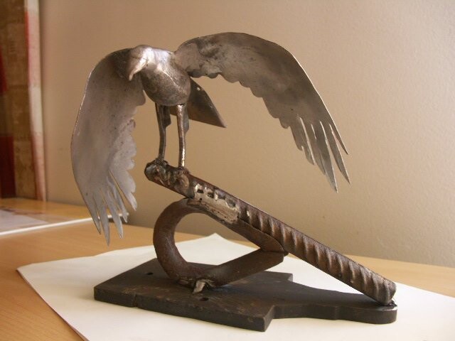 Sculpture titled "aigle" by Michel Goidin, Original Artwork, Metals