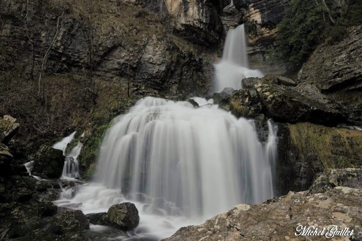 Photography titled "Cascade de la Doria" by Michel Guillet, Original Artwork, Non Manipulated Photography