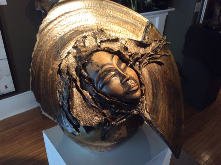 Skulptur mit dem Titel "Astre Incarne" von Michelle, Original-Kunstwerk