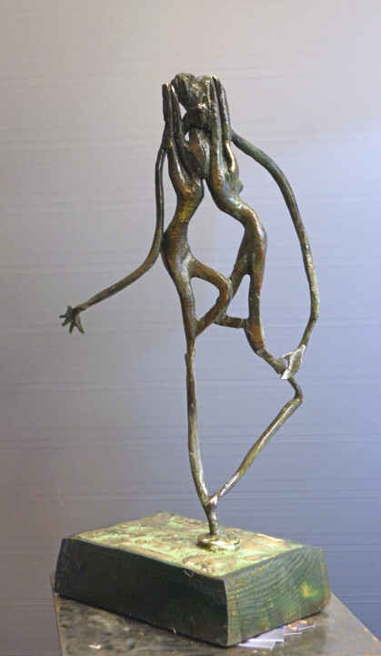 Sculpture titled "Trois en Un" by Michel Neuville, Original Artwork, Bronze