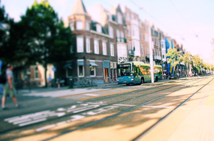 Fotografie getiteld "amsterdam-bus.jpg" door Mid'Get Art, Origineel Kunstwerk, Anders