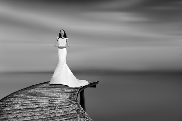 Photographie intitulée "The Bride Ⅰ Limited…" par Milan Karagic, Œuvre d'art originale, Photographie numérique