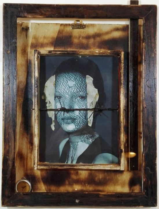 Collagen mit dem Titel "Trapped Model - Woo…" von Miltiadis Artwork, Original-Kunstwerk, Holz