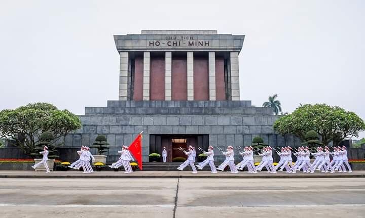 Fotografia intitolato "The sacred flag rai…" da Minios, Opera d'arte originale, fotografia a pellicola