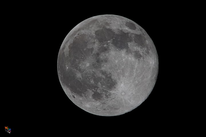 Photographie intitulée "La lune du 29.03.20…" par Miodrag Aubertin, Œuvre d'art originale, Photographie numérique