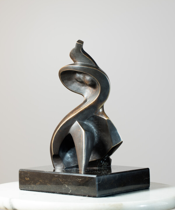 Skulptur mit dem Titel ""CARMEN"" von Mircea Puscas, Original-Kunstwerk, Bronze
