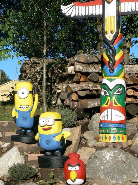 Sculptuur getiteld "Minions et totem" door Mirèo, Origineel Kunstwerk