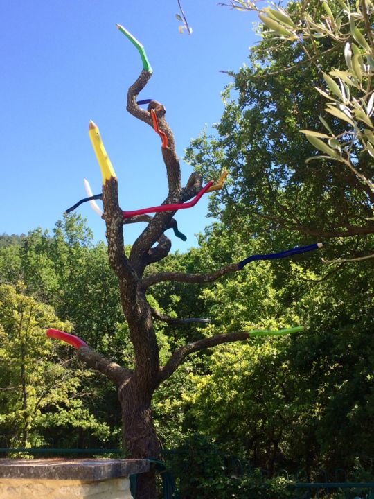 Sculpture intitulée "arbrecrayons.jpg" par Mirèo, Œuvre d'art originale, Bois