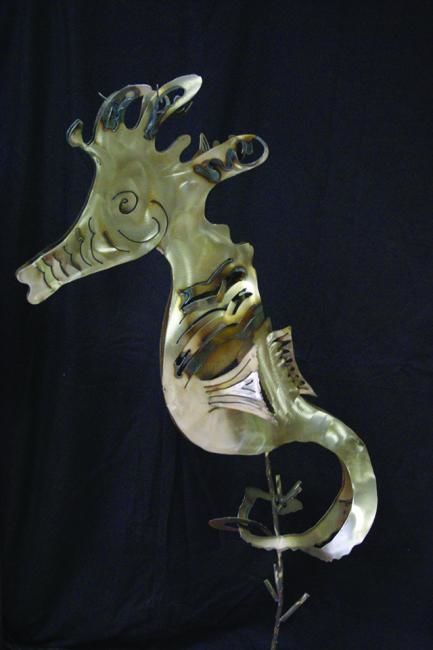 Sculpture titled "Hippocampe Joyeux" by Mirinbeaujolais - Mirabelle, Original Artwork, Metals