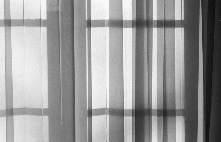 Фотография под названием "Окно 001" - Митяй Меньшой, Подлинное произведение искусства, Пленочная фотография