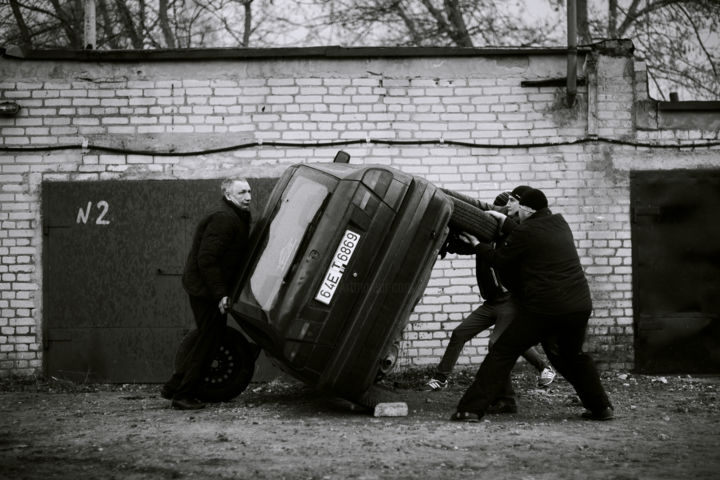 Fotografie mit dem Titel "Unusual repairs" von Mikhail Kapychka, Original-Kunstwerk, Digitale Fotografie