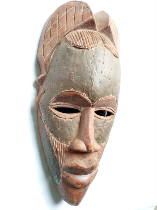 제목이 "African mask, Tikar…"인 조형물 Jafeth Moiane로, 원작, 나무