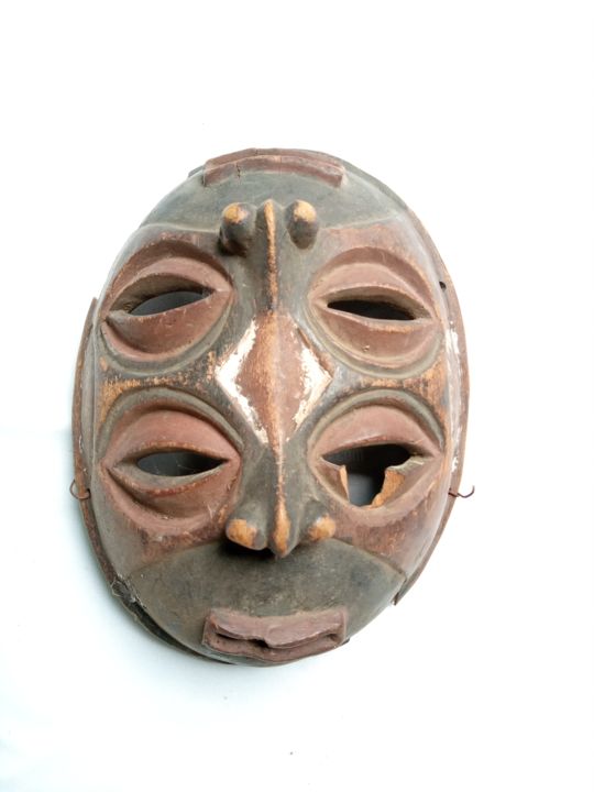 Скульптура под названием "African mask,Congo…" - Jafeth Moiane, Подлинное произведение искусства, Дерево