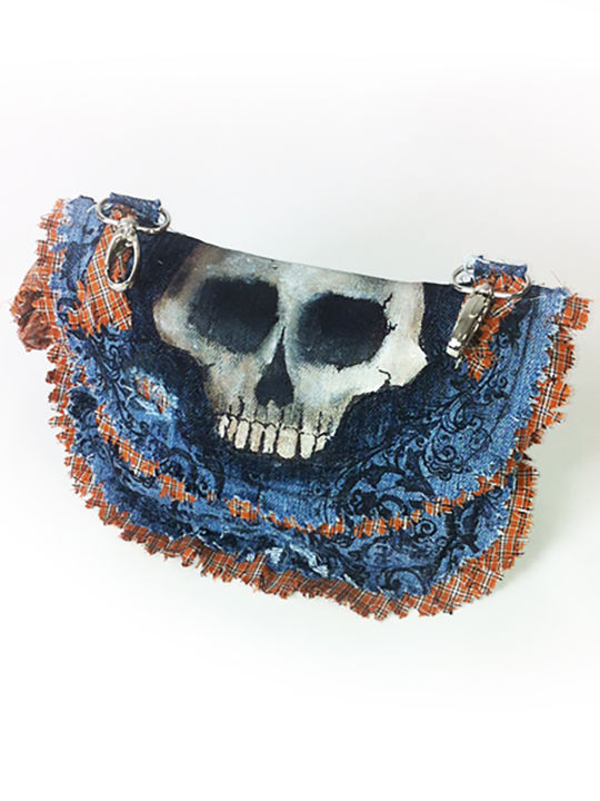 Arte tessile intitolato "Orange Plaid Skull" da Modesty, Opera d'arte originale
