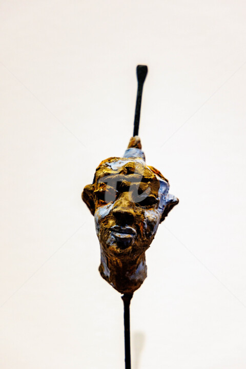 Скульптура под названием "Petite Tête 03" - Monica Mariniello, Подлинное произведение искусства, Терракота