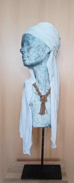 Skulptur mit dem Titel "Monia" von Monique Schoonenburg (MSC), Original-Kunstwerk, Edelstahl