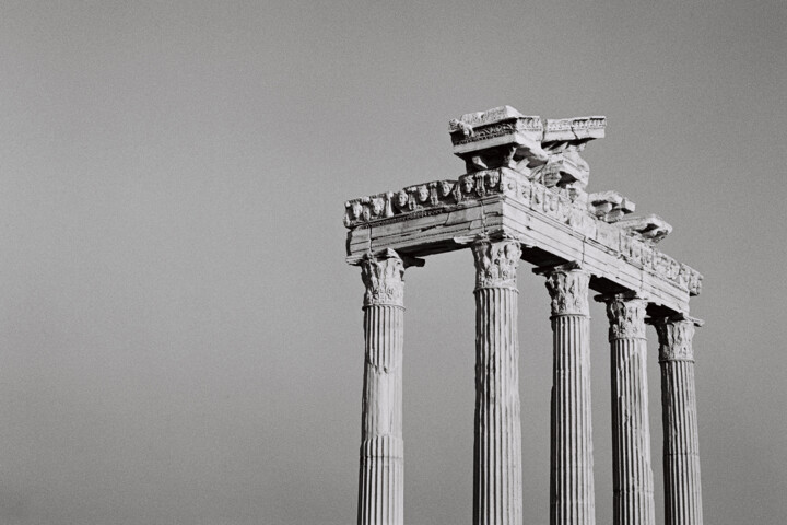 "Temple of Apollo" başlıklı Fotoğraf Monochrome Renditions tarafından, Orijinal sanat, Analog Fotoğrafçılık