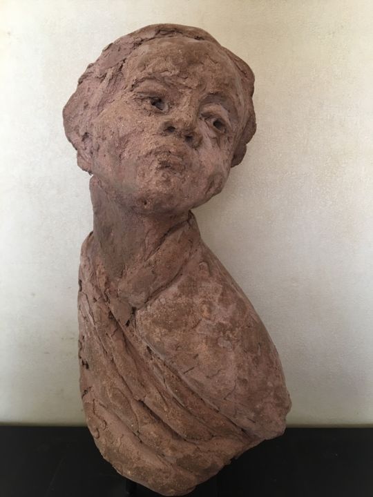 Sculpture titled "Le regard" by Monyke Mine-Lamare, Original Artwork, Terra cotta