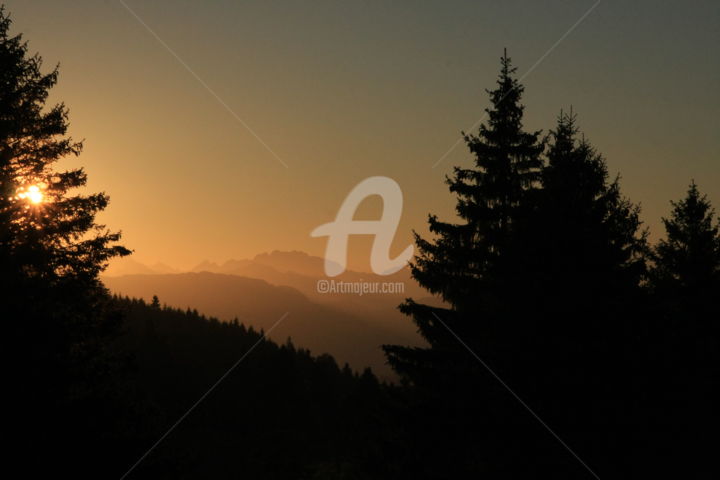 Photographie intitulée "lever de soleil" par M. Olivier, Œuvre d'art originale