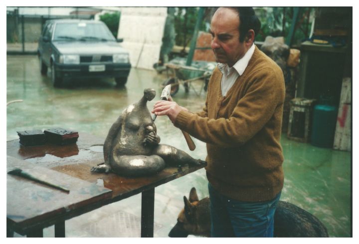 Sculpture intitulée "Statua piccola in B…" par Luciano Morosi 1930 - 1994, Œuvre d'art originale