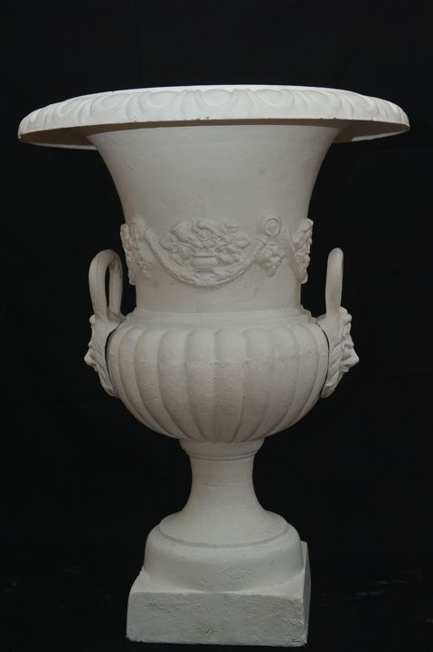 Escultura intitulada "Vase medicis" por Rita Mosca, Obras de arte originais, Gesso