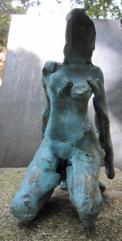 Sculpture titled "2010 FEMME A GENOUX" by Michel Moskovtchenko, Original Artwork, Metals