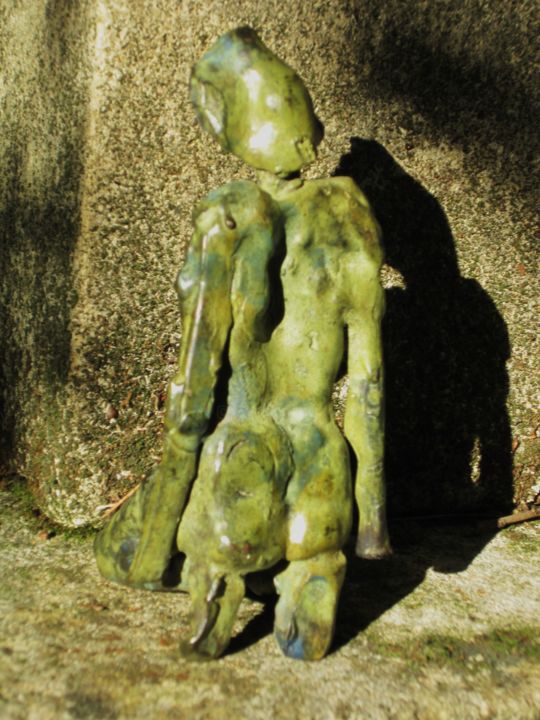 Sculpture titled "2009 FEMME A GENOUX" by Michel Moskovtchenko, Original Artwork, Metals