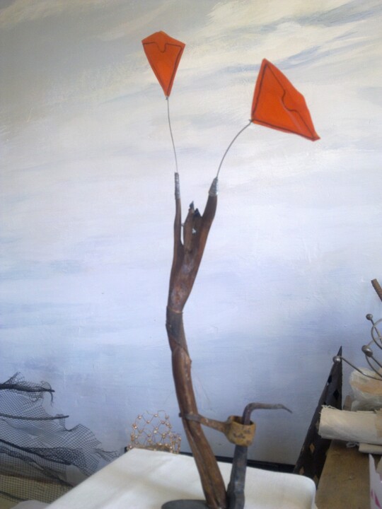Escultura titulada "sans ailes" por Moulinsart, Obra de arte original, Madera