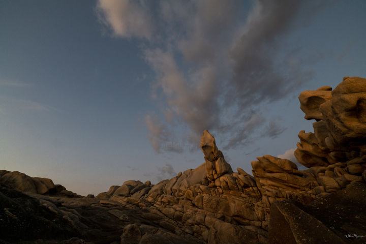 Fotografie mit dem Titel "Rochers de Campomoro" von William Moureaux, Original-Kunstwerk, Digitale Fotografie Auf Aluminium…