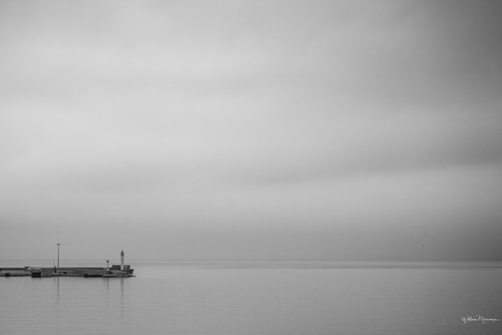 Photographie intitulée "Phare de Propriano" par William Moureaux, Œuvre d'art originale, Photographie numérique Monté sur Al…