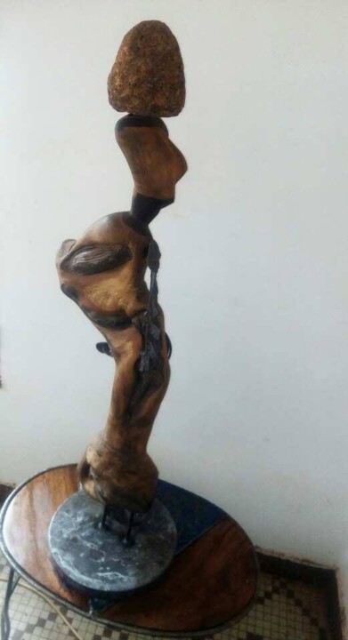 Sculpture titled "femme-battante" by Moussa Sawadogo, Original Artwork