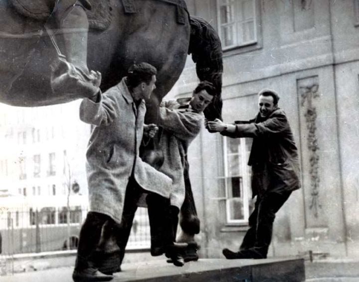 Fotografia zatytułowany „ACADEMY OF FINE ART…” autorstwa Janusz Mulak, Oryginalna praca,