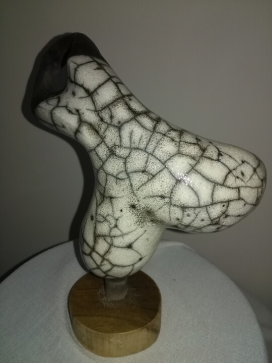 Skulptur mit dem Titel "Danseuse raku" von Muriel Frier-Gouron, Original-Kunstwerk, Keramik
