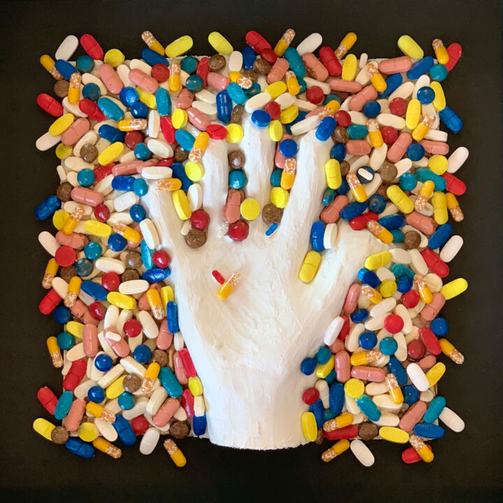 Collagen mit dem Titel "Too much. Pills." von Muriel Heinzel, Original-Kunstwerk, Collagen Auf Holzplatte montiert
