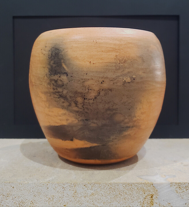 Sculpture intitulée "Vase enfumé" par Muriel Mougeolle, Œuvre d'art originale, Argile