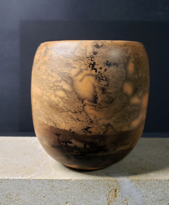 Sculpture intitulée "Vase enfumé III" par Muriel Mougeolle, Œuvre d'art originale, Argile