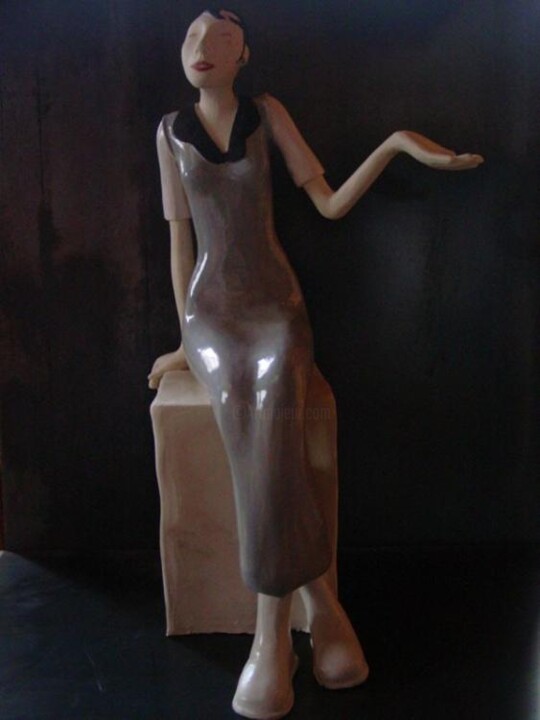 「il est temps de ren…」というタイトルの彫刻 Myriam Ferrerによって, オリジナルのアートワーク