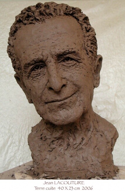 Sculpture titled "Jean LACOUTURE" by Nacera Kaïnou, Original Artwork, Terra cotta